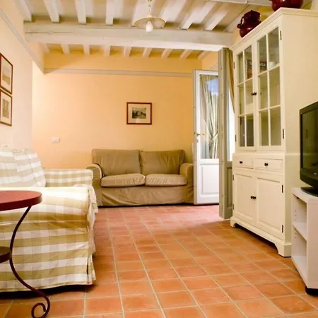 Borgo Casorelle Tinaia Daire *